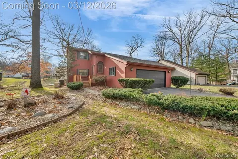 1351 Glen Oak Dr, Rose, MI 48442