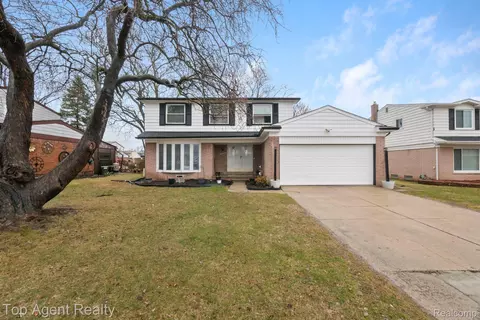 27370 Selkirk St, Southfield, MI 48076