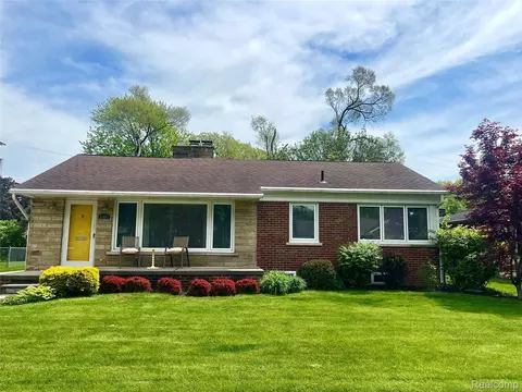 6401 Shenandoah Ave, Allen Park, MI 48101