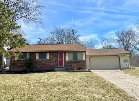 19464 Parkville St, Livonia, MI 48152