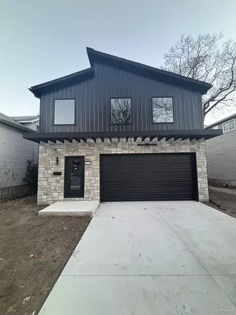 728 E Meyers Ave, Hazel Park, MI 48030