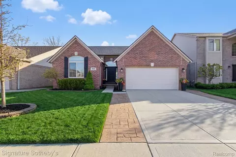 5735 Gregory Dr, Shelby Township, MI 48317