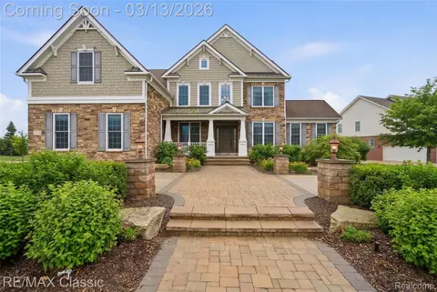 50735 Denali Ct, Novi, MI 48374