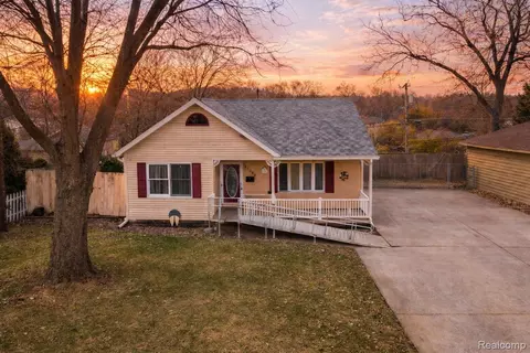 11788 Syracuse St, Taylor, MI 48180