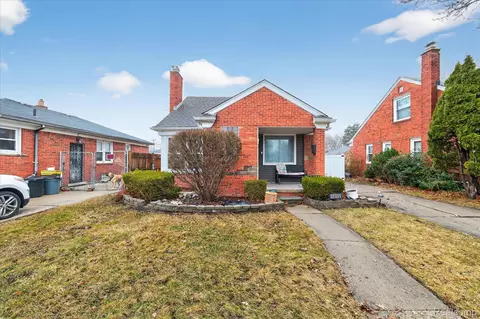 21211 Newcastle Rd, Harper Woods, MI 48225