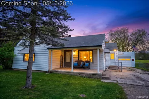 6383 Lapeer Rd, Burton, MI 48509