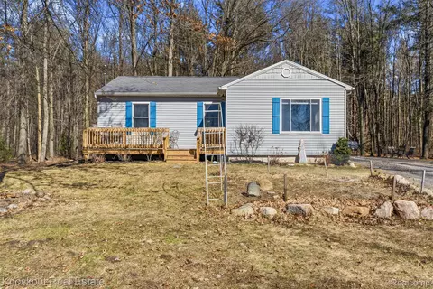 10277 Elms Rd, Taymouth, MI 48415