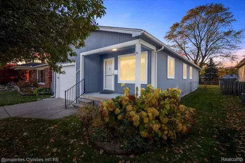 24289 Dale Ave, Eastpointe, MI 48021