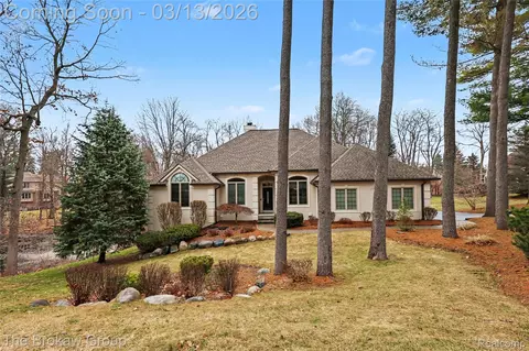 1672 Deer Path Trl, Oxford, MI 48371