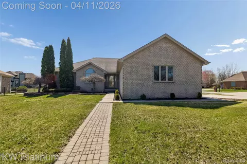 18890 Plantation Dr, Macomb, MI 48044