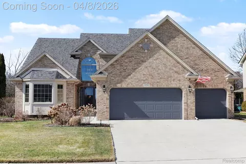 33292 Mallard Dr, Brownstown, MI 48173