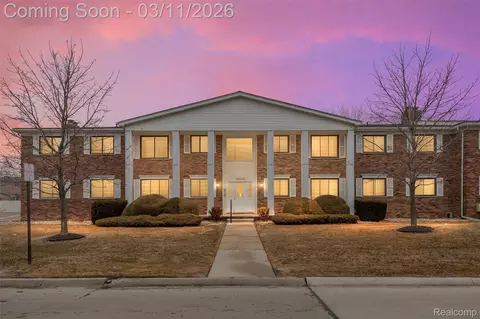 23007 Liberty St, Saint Clair Shores, MI 48080