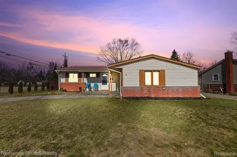 37256 Gilchrist St, Westland, MI 48186