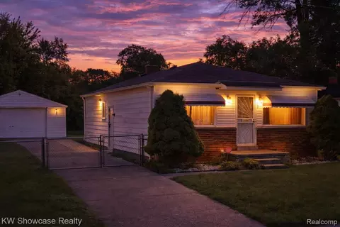 19560 Berg Rd, Detroit, MI 48219