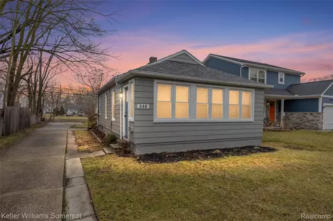 346 E Bernhard Ave, Hazel Park, MI 48030