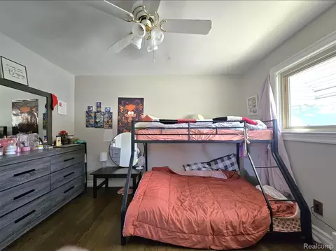 Bedroom - 16830 S Stephens Dr E, Eastpointe, MI 48021 photo 3 of 4