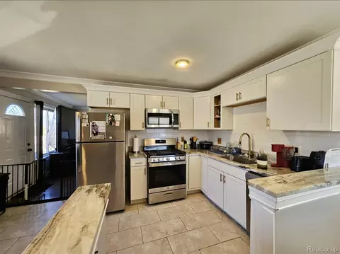 Kitchen - 16830 S Stephens Dr E, Eastpointe, MI 48021 photo 1 of 3