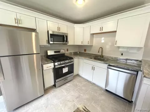 Kitchen - 16830 S Stephens Dr E, Eastpointe, MI 48021 photo 3 of 3