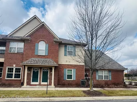 11698 Farmington Rd, Livonia, MI 48150