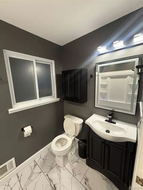 Bath - 15777 Harrison, Romulus, MI 48174 photo 3 of 3