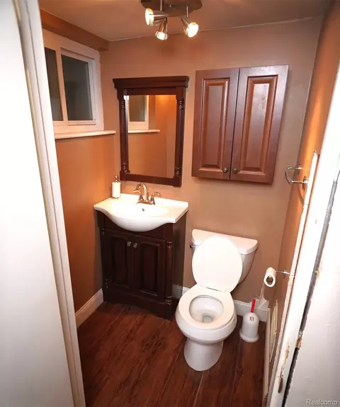 Bath - 15777 Harrison, Romulus, MI 48174 photo 1 of 3