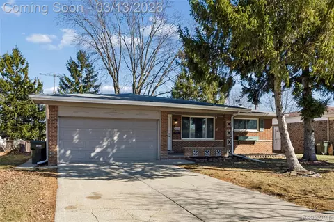 36236 Arlene Dr, Sterling Heights, MI 48310