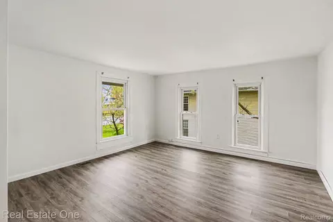 Living - 103 Stockbridge St, Unadilla, MI 48137 photo 7 of 7