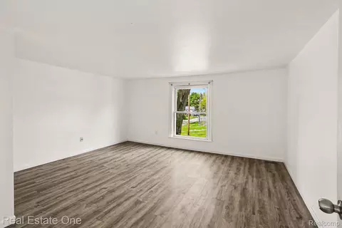 Bedroom - 103 Stockbridge St, Unadilla, MI 48137 photo 3 of 4
