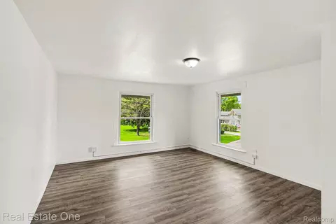 Living - 103 Stockbridge St, Unadilla, MI 48137 photo 6 of 7