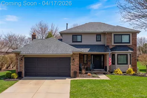 240 Parkland Dr, Rochester Hills, MI 48307