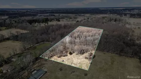 5516 W Lowe Rd, Howell, MI 48836