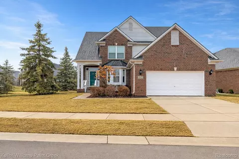 49675 Sable Creek Dr #30, Macomb, MI 48042
