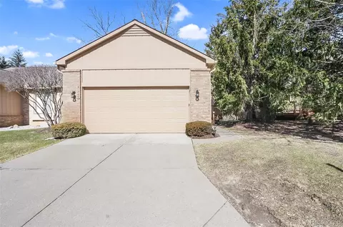 21700 River Ridge Trl N UNIT 177, Farmington Hills, MI 48335
