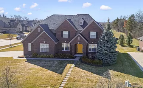 6789 Merrick Dr, Troy, MI 48098