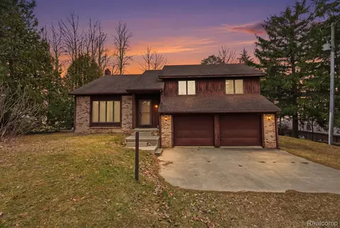 5436 N Lakeshore Rd, Deckerville, MI 48427