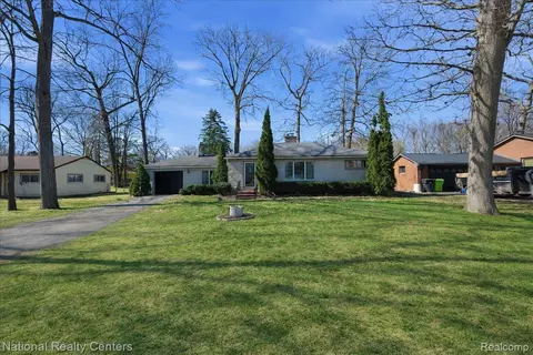 1389 Bielby St, Waterford, MI 48328