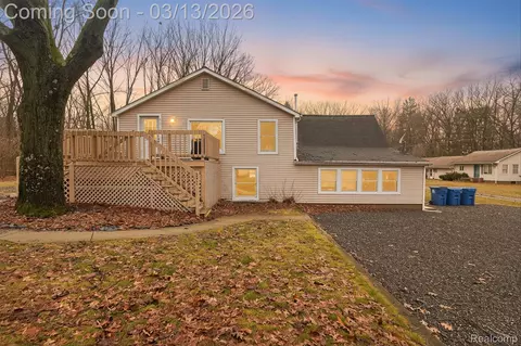9061 N Mckinley Rd, Montrose, MI 48457