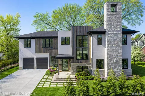 1094 Lincoln Ct, Birmingham, MI 48009