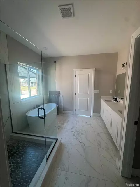 Bath - 50724 Timberstone Dr, Macomb, MI 48042 photo 14 of 18