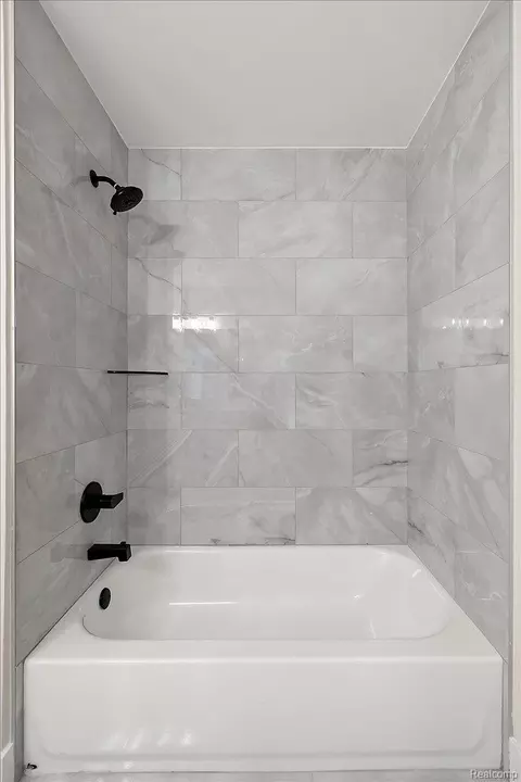 Bath - 50724 Timberstone Dr, Macomb, MI 48042 photo 13 of 18