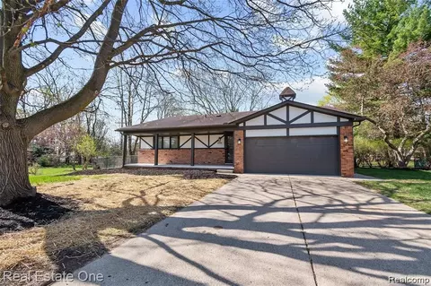 19187 Sunset St, Livonia, MI 48152