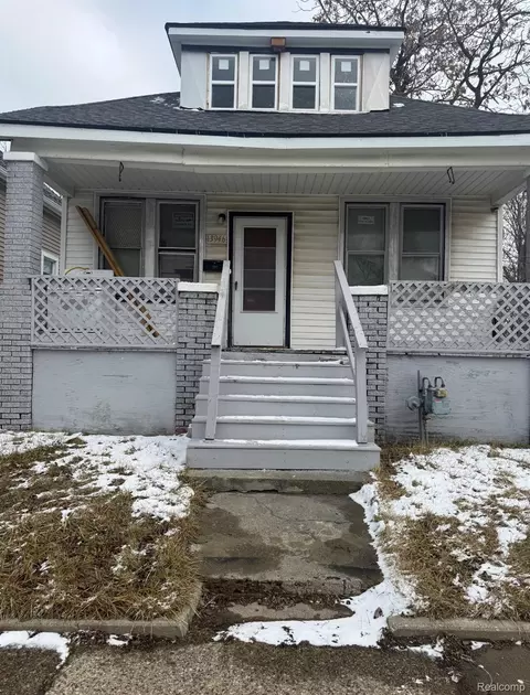 13946 Arlington St, Hamtramck, MI 48212