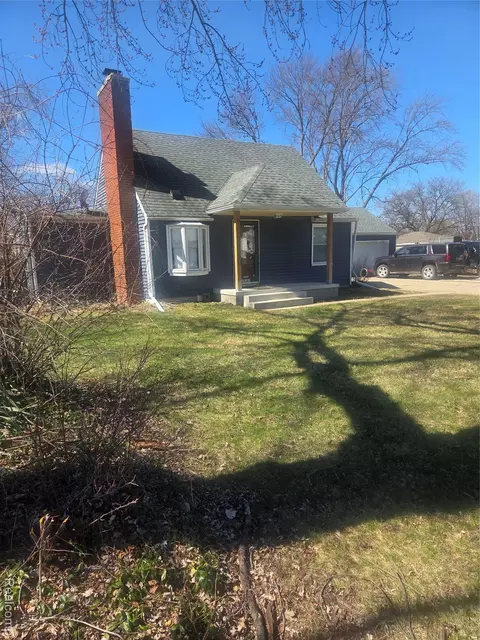 29281 Mcdonald St, Roseville, MI 48066