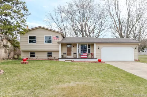 7357 Ponderosa Dr, Mundy, MI 48473
