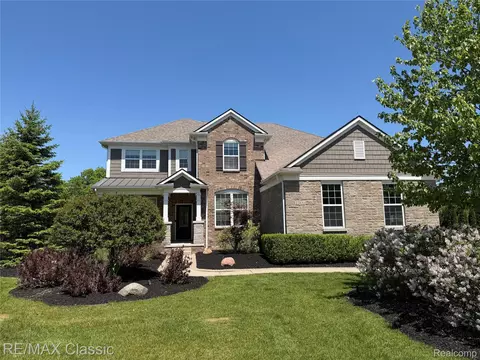 22822 Shepherds Hollow Dr, Lyon, MI 48178