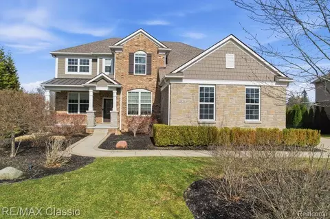 22822 Shepherds Hollow Dr, Lyon, MI 48178
