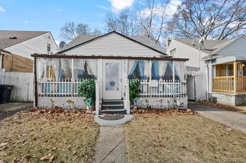 6747 Mettetal St, Detroit, MI 48228