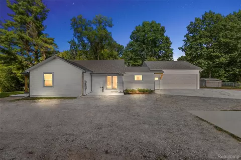 5771 Gratiot Ave, St. Clair, MI 48079