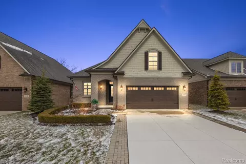 3968 Vendome Dr, Auburn Hills, MI 48326