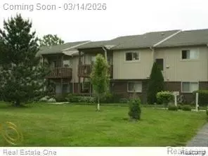 10161 Nancys Blvd #90, Grosse Ile, MI 48138